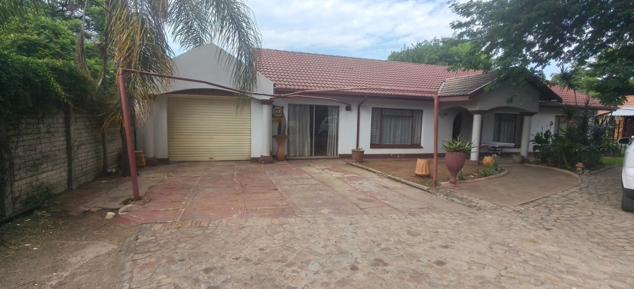 3 Bedroom Property for Sale in Oos Einde North West